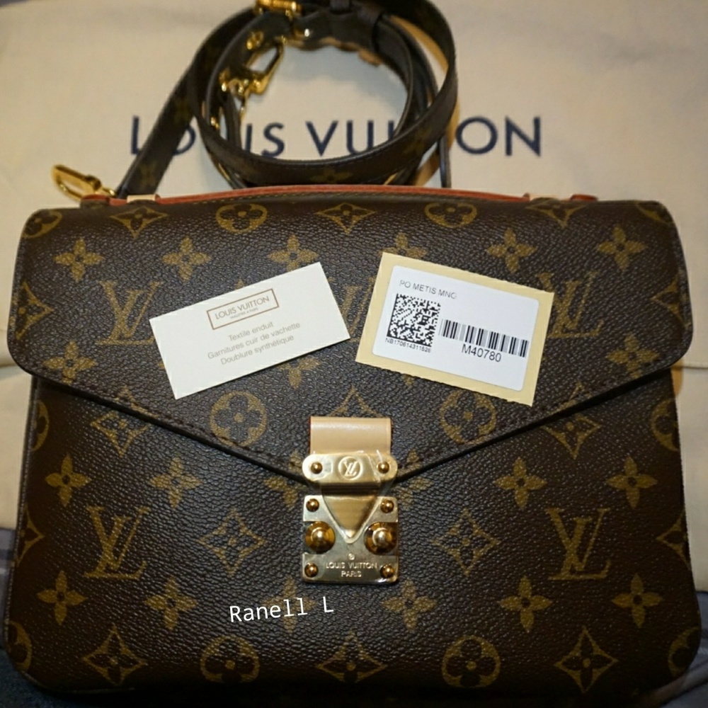 Authentic Louis Vuitton Pochette Metis